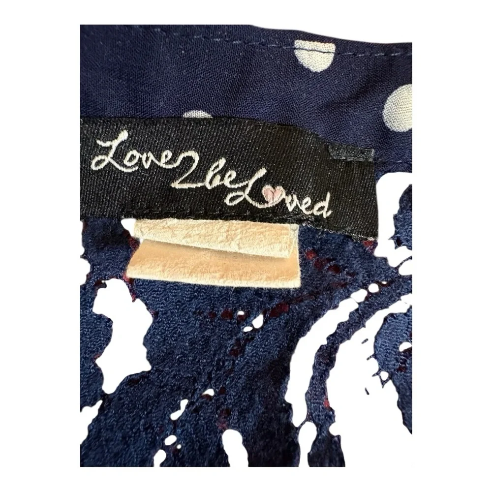 Love to be Loved summer blouse with a tie in the front. - Picture 6 of 6